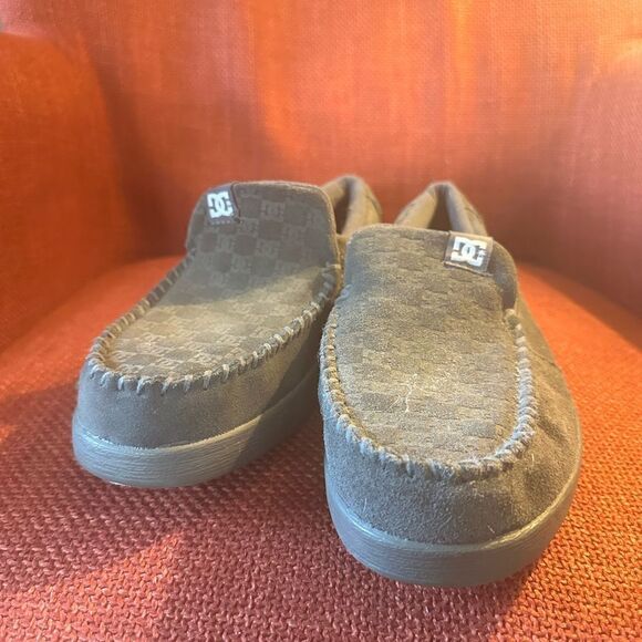 DC Men’s Slippers Gray - Picture 2 of 5